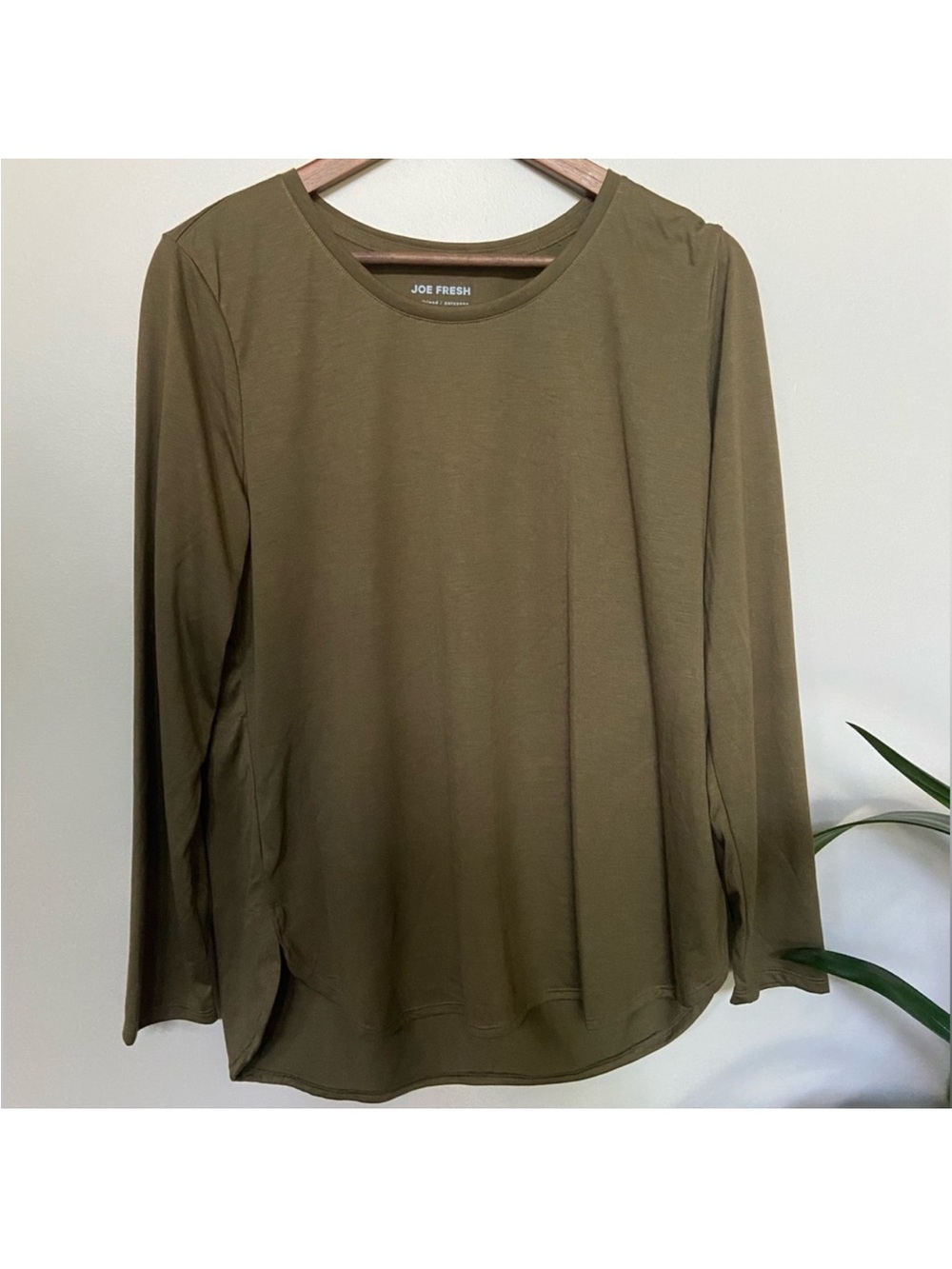 ☀️ Joe Fresh ☀️ army green workout top